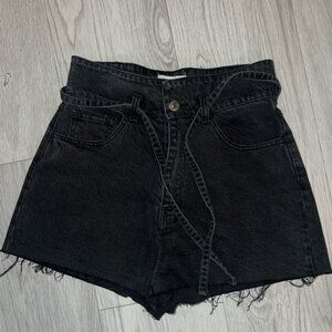 Forever 21 Black Denim Cut Off Belted Mom Jean Shorts High Rise  Size 27